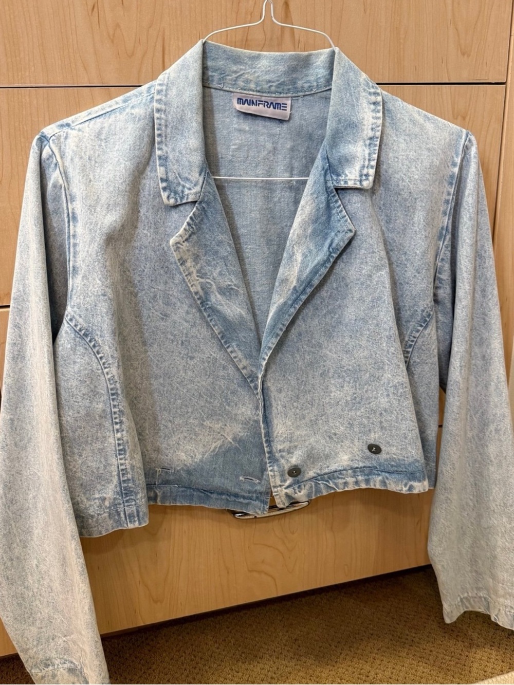 Vintage Mainframe Light Wash Cropped Denim Jacket - Light Blue